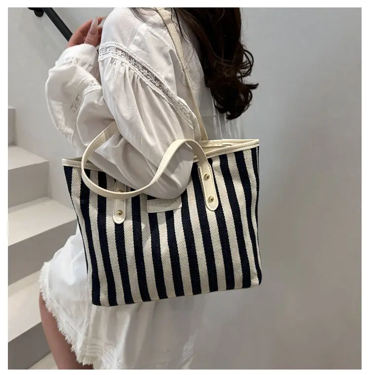Striped Large Capacity Casual Tote Bag Black White 2025 — feature 15