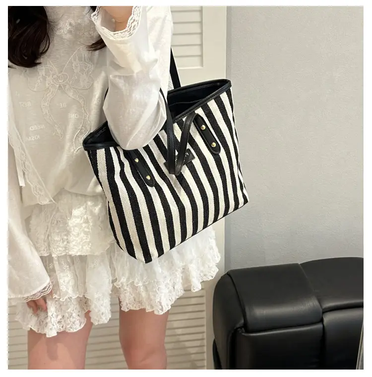 Striped Large Capacity Casual Tote Bag Black White 2025 — feature 19