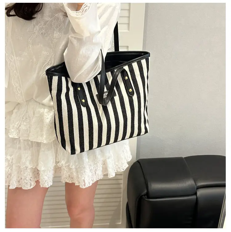Striped Large Capacity Casual Tote Bag Black White 2025 — feature 20