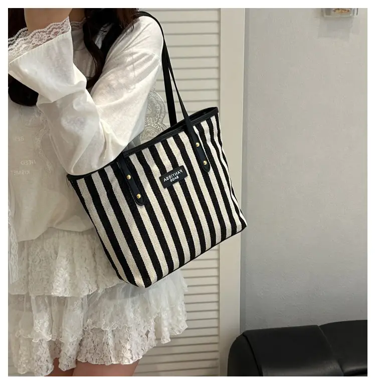 Striped Large Capacity Casual Tote Bag Black White 2025 — feature 21