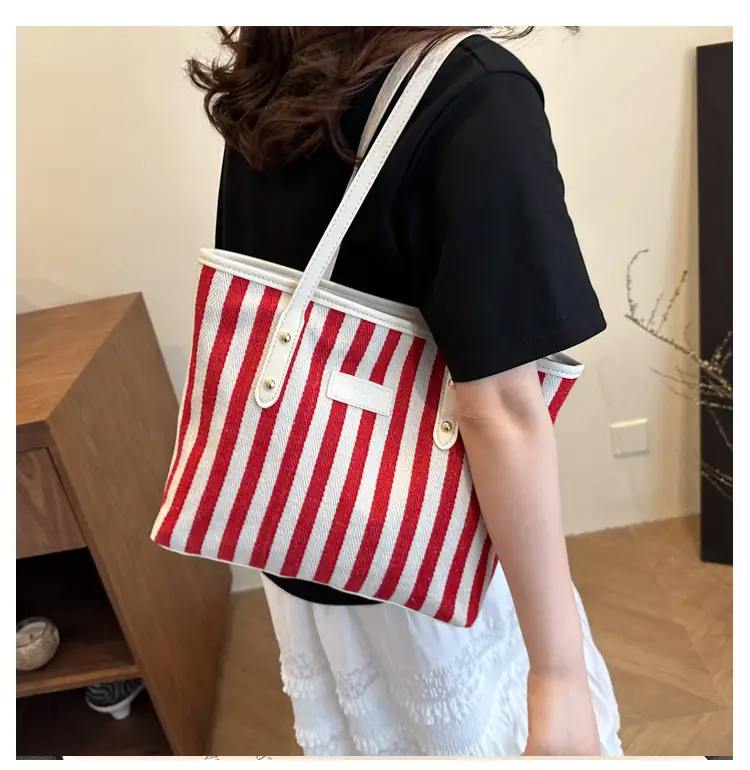 Striped Large Capacity Casual Tote Bag Black White 2025 — feature 9