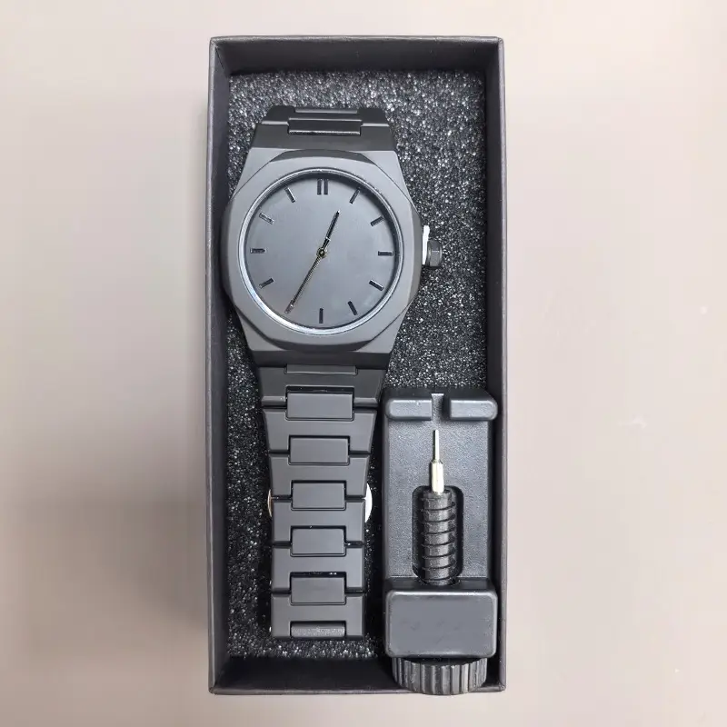 Men's Black Quartz Watch with Chain Strap - Image 4