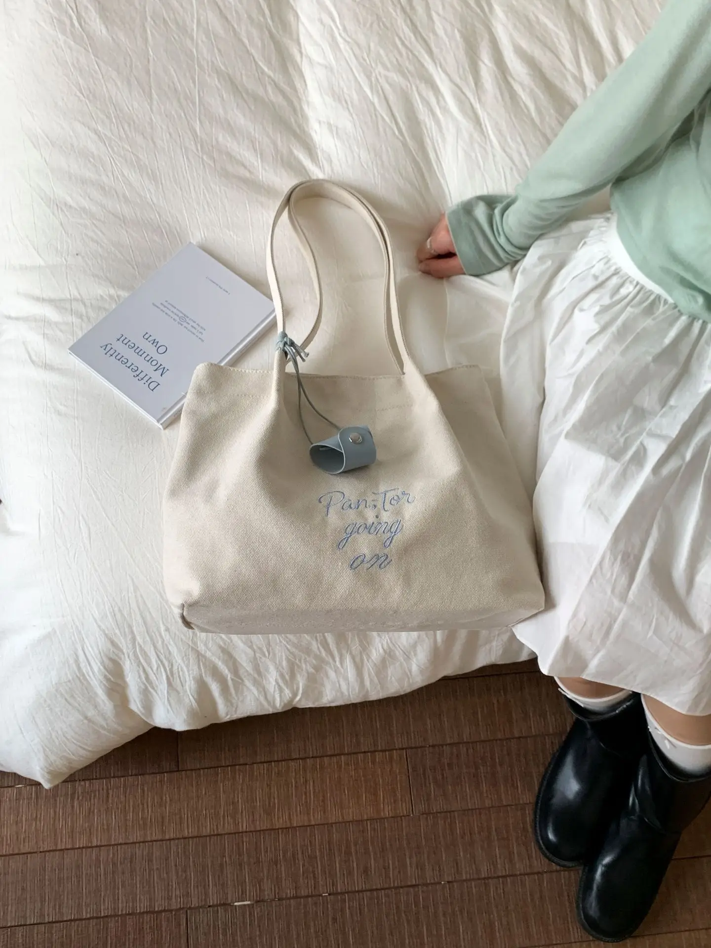 Red Canvas Women's Large Tote Bag 2025 - Image 7