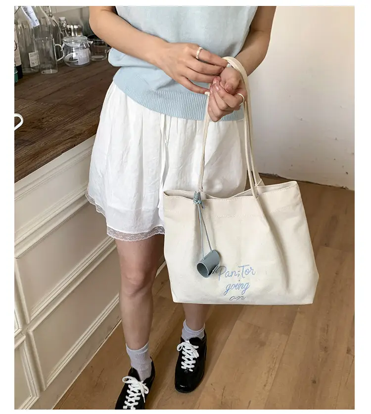 Red Canvas Women's Large Tote Bag 2025 — feature 18