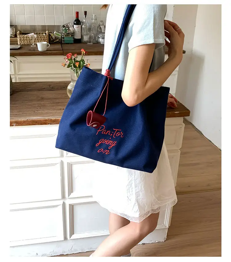 Red Canvas Women's Large Tote Bag 2025 — feature 21