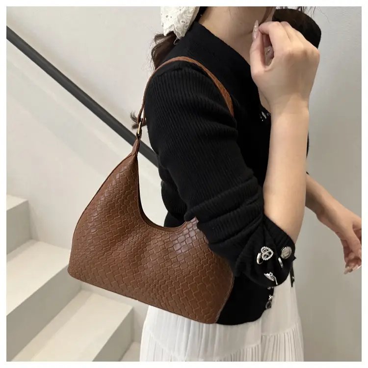 2025 New Summer Woven Commuter Bag Niche Design Large Capacity Single Shoulder Armpit Bag — feature 14