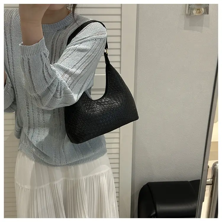 2025 New Summer Woven Commuter Bag Niche Design Large Capacity Single Shoulder Armpit Bag — feature 16