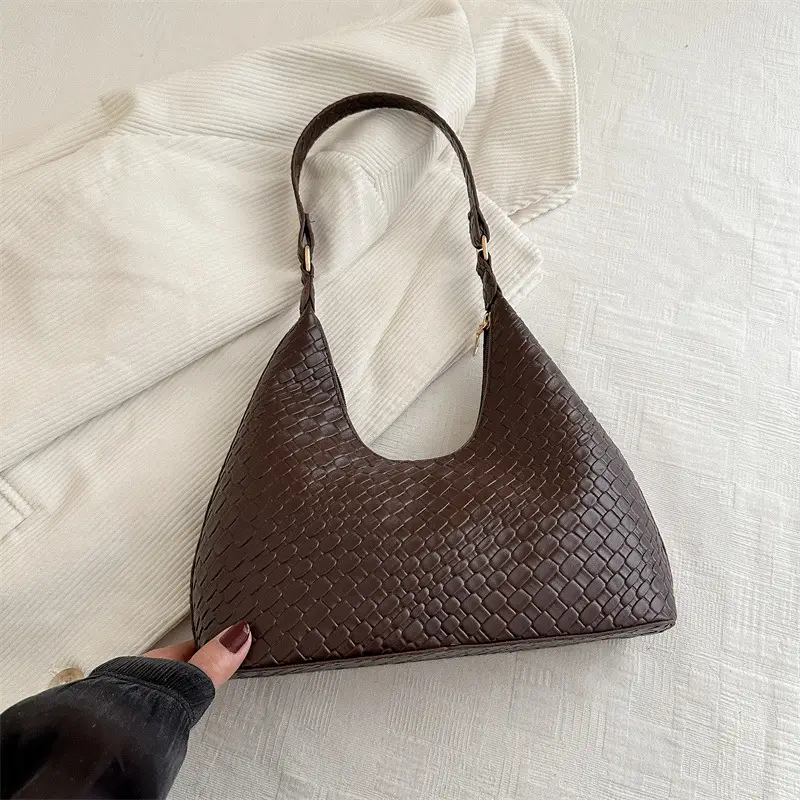 2025 New Summer Woven Commuter Bag Niche Design Large Capacity Single Shoulder Armpit Bag - Image 3