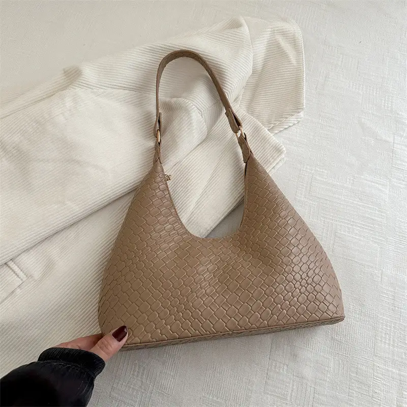 2025 New Summer Woven Commuter Bag Niche Design Large Capacity Single Shoulder Armpit Bag - Image 4