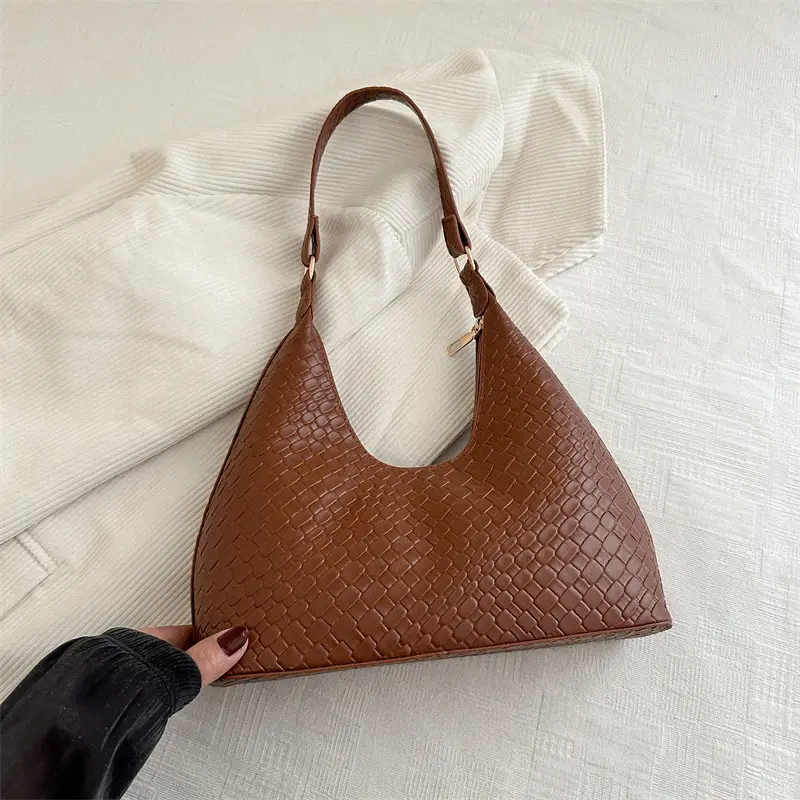2025 New Summer Woven Commuter Bag Niche Design Large Capacity Single Shoulder Armpit Bag - Image 5