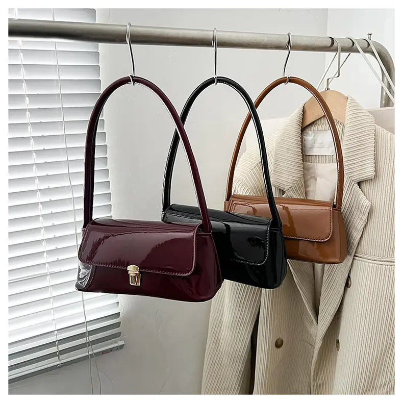 French Retro Shoulder Bag for Women 2025 — feature 22