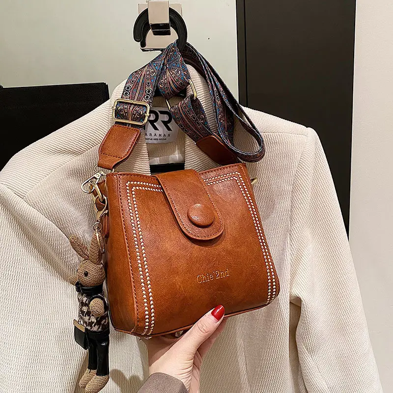 Women's Retro Brown Shoulder Crossbody Bag - Image 10
