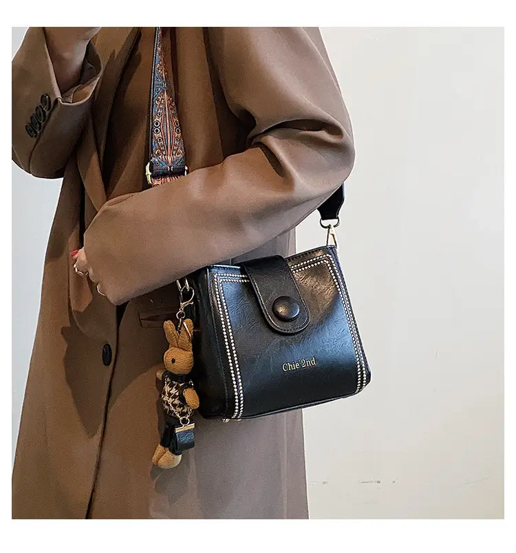 Women's Retro Brown Shoulder Crossbody Bag — feature 18