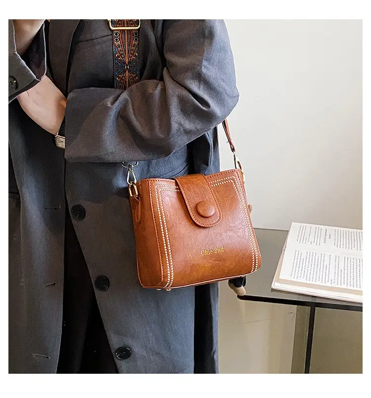 Women's Retro Brown Shoulder Crossbody Bag — feature 19