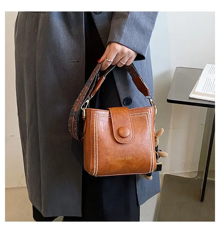 Women's Retro Brown Shoulder Crossbody Bag — feature 20
