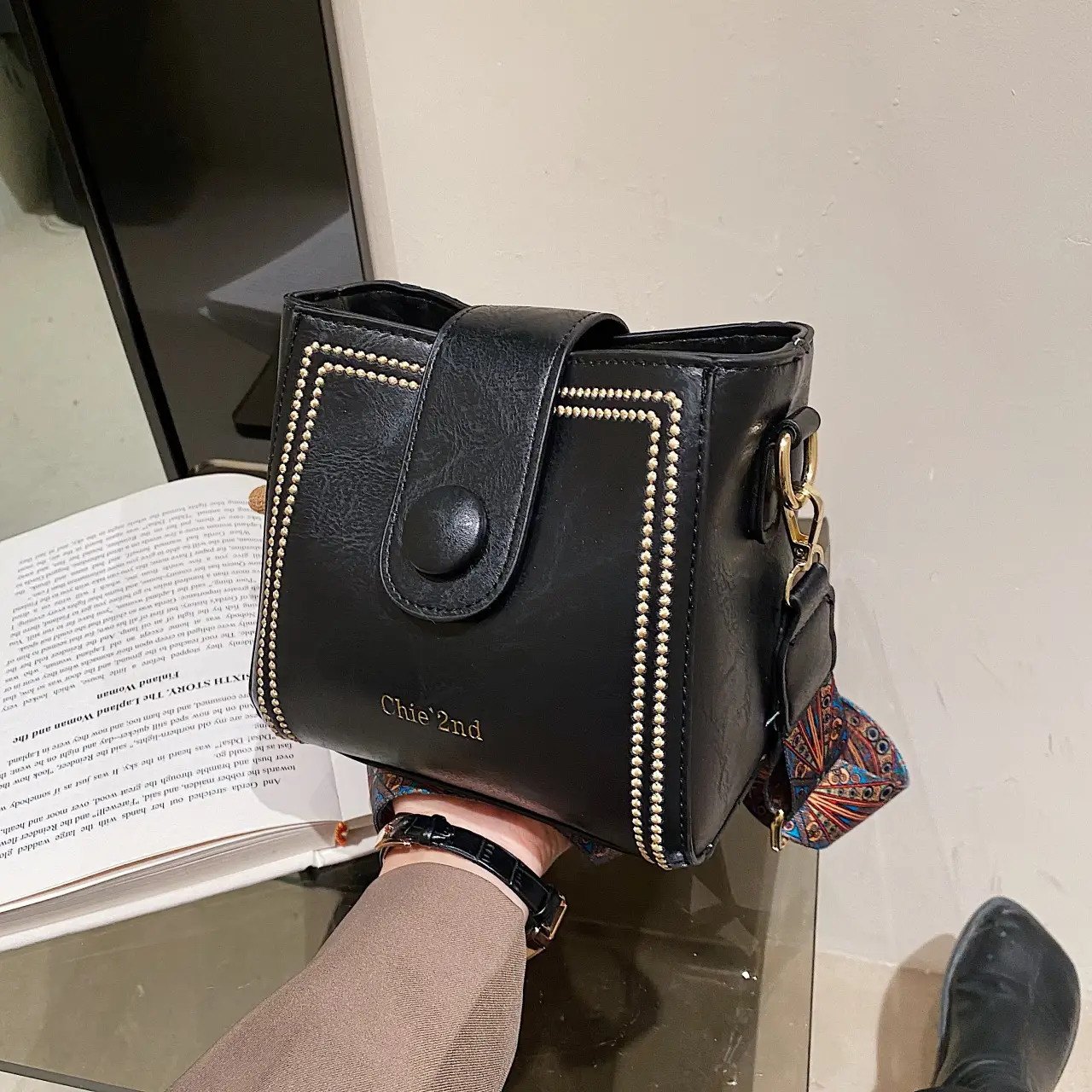 Women's Retro Brown Shoulder Crossbody Bag - Image 5