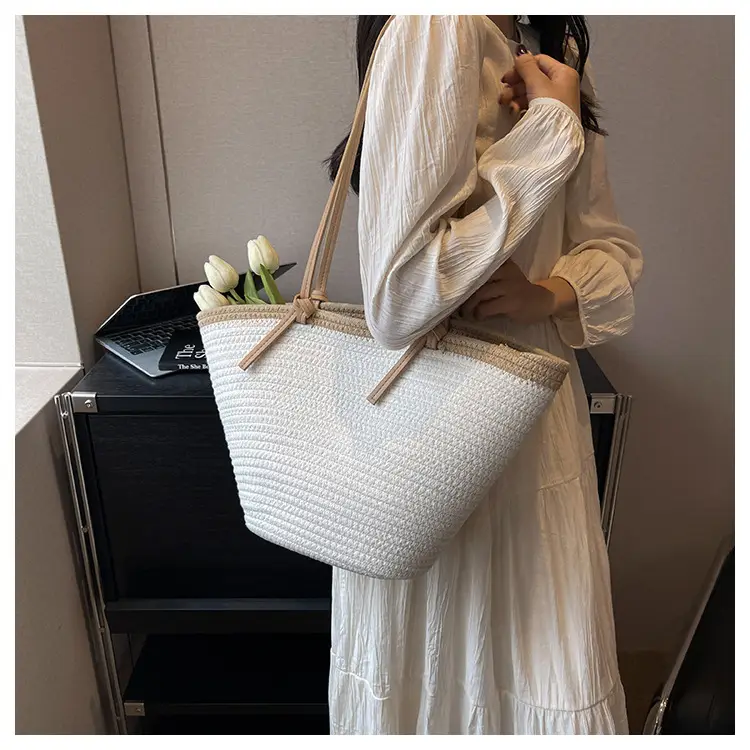 Woven Straw Travel Crossbody Bag Women's Fashion Beach Bag — feature 9