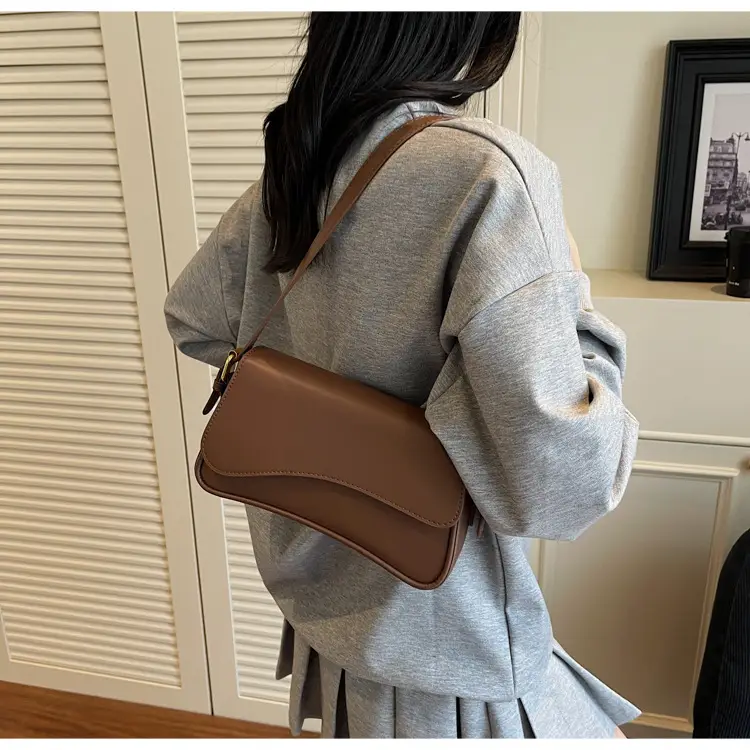 Retro Western Crossbody Bag for Women Brown 2025 — feature 18