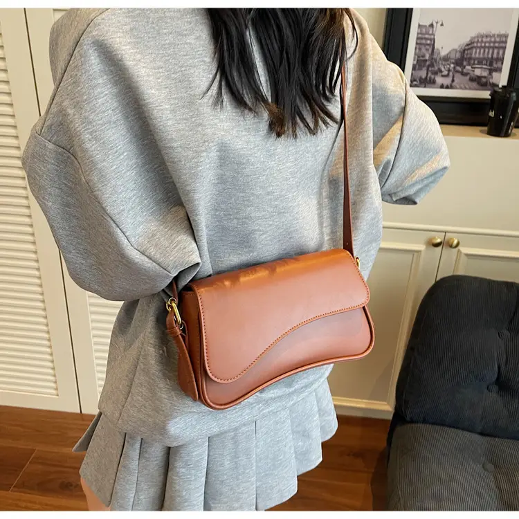 Retro Western Crossbody Bag for Women Brown 2025 — feature 23