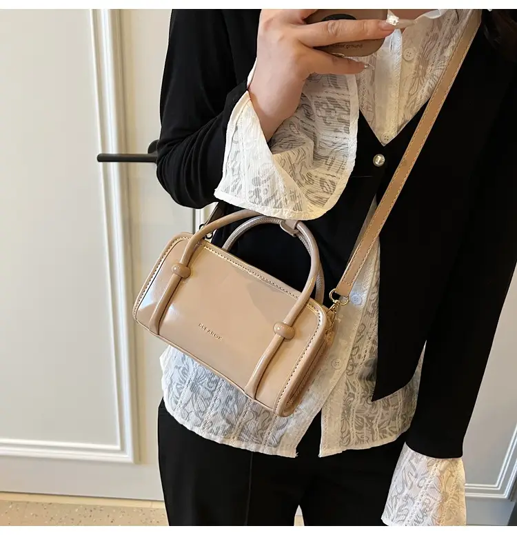 Cute Girl's Square Bag with Teddy Bear Keychain — feature 19