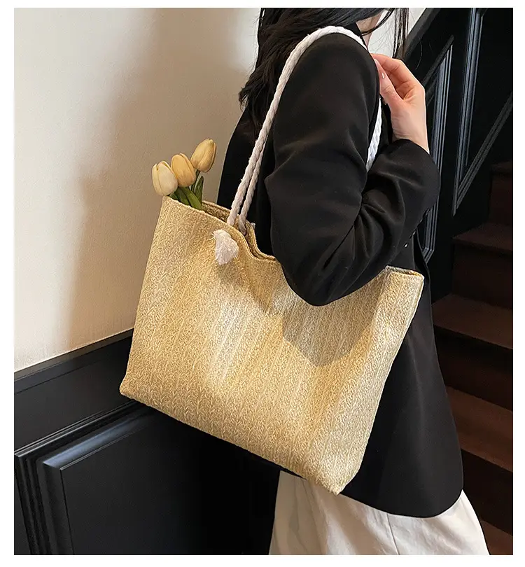 Straw Woven Shoulder Bag Large Capacity Women — feature 1