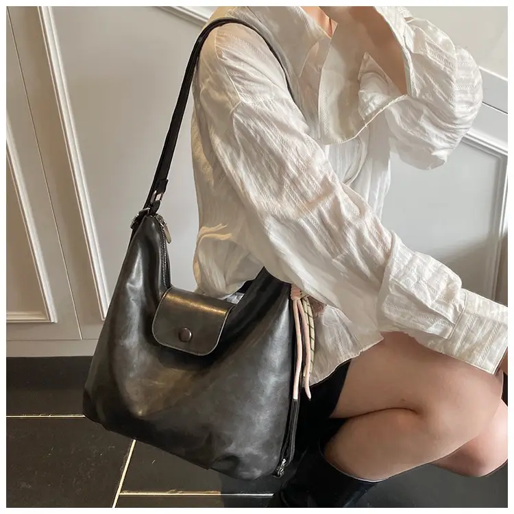 Women Cross-Border Retro Tote Bag Beige 2025 — feature 6