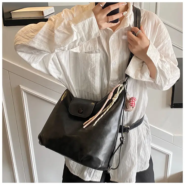 Women Cross-Border Retro Tote Bag Beige 2025 — feature 8