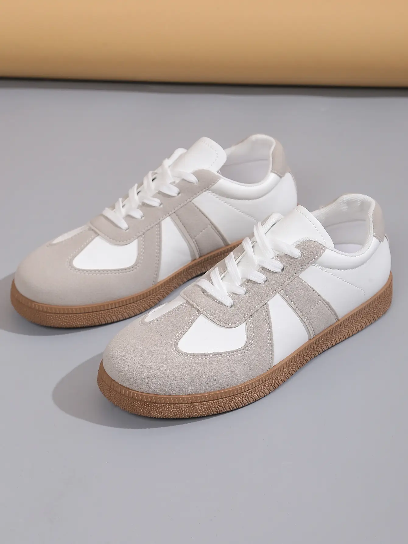 White Cross-Border Casual Sneakers Flat 2025 — feature 3