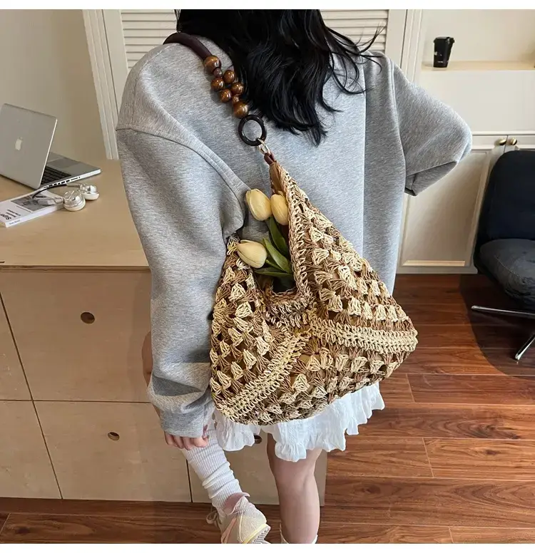 Trendy Straw Shoulder Bag for Women 2026 — feature 11