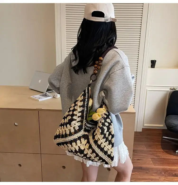 Trendy Straw Shoulder Bag for Women 2026 — feature 16