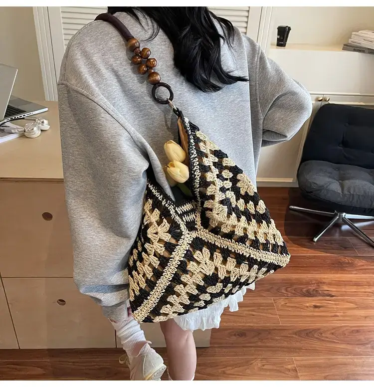 Trendy Straw Shoulder Bag for Women 2026 — feature 17