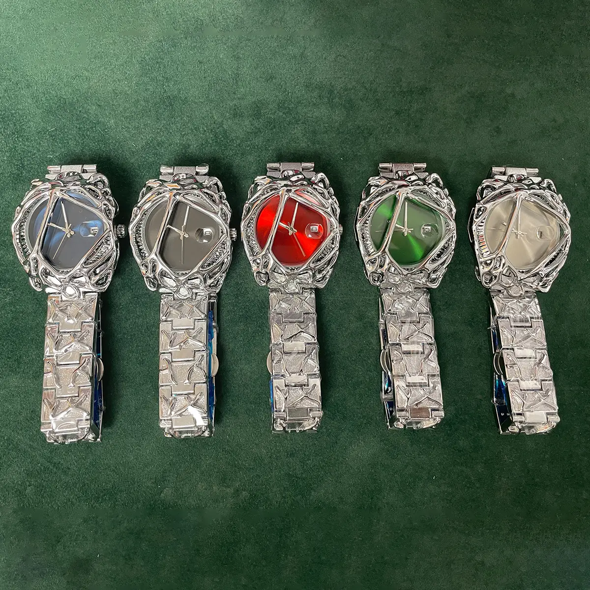 Retro Spider Web Watch for Men Red Dial Quartz — feature 15
