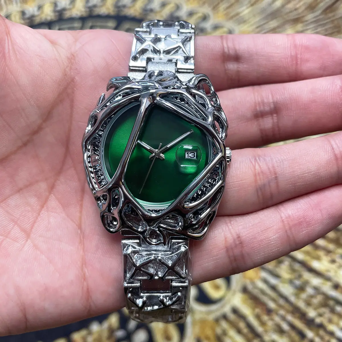 Retro Spider Web Watch for Men Red Dial Quartz - Image 4