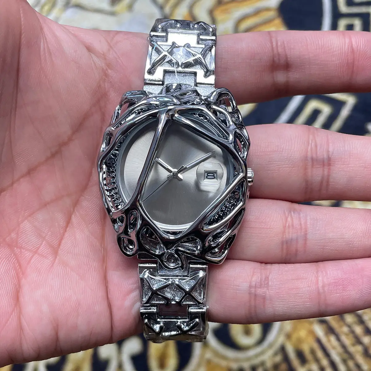 Retro Spider Web Watch for Men Red Dial Quartz - Image 5