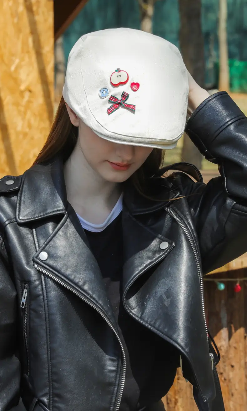 British Retro Forward Cap for Women Large Circumference — feature 17