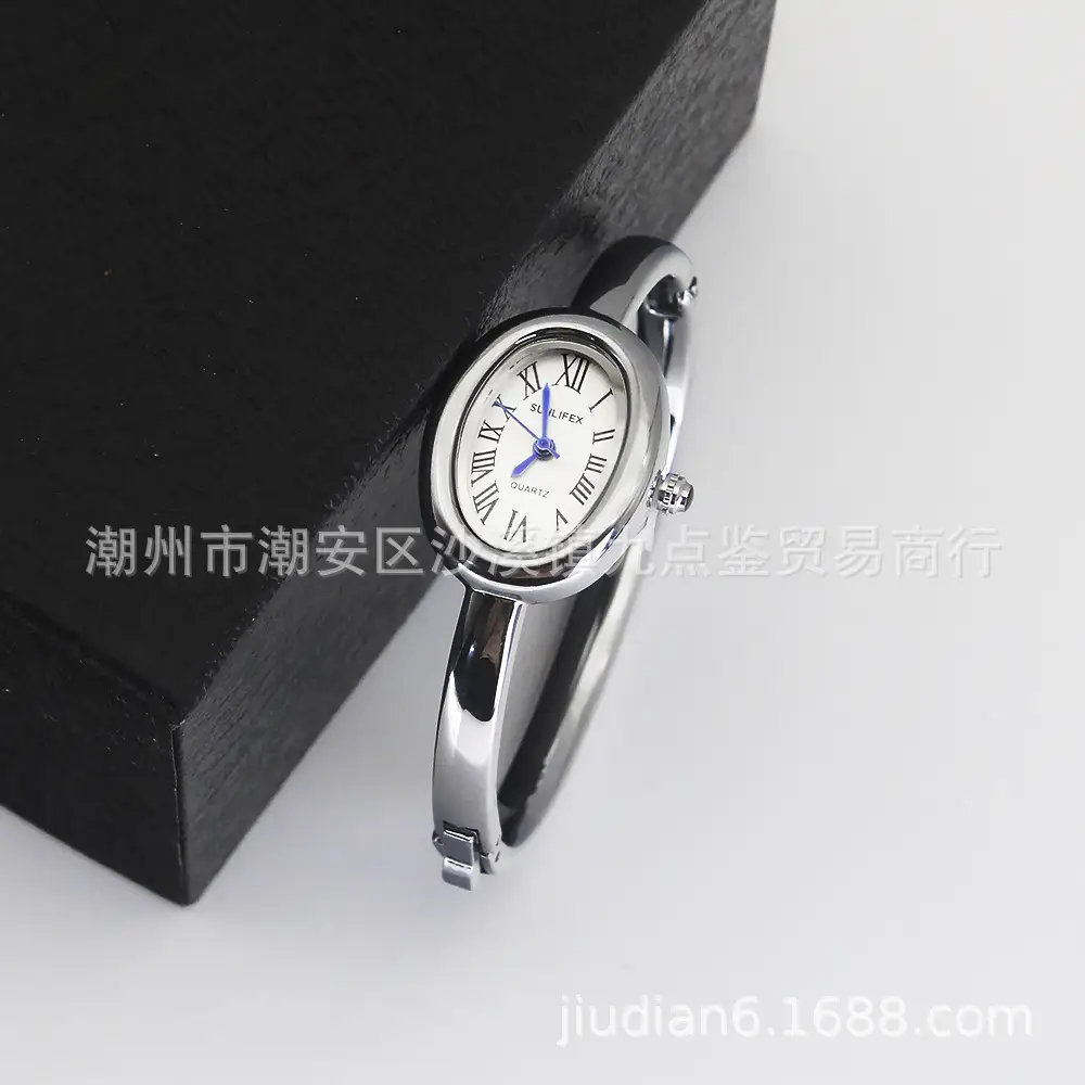 Gold Plated Women's Quartz Bracelet Watch Set - Image 4