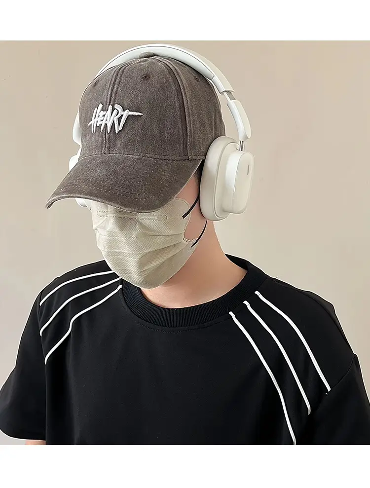 Black Heart Logo Wide-Brimmed Cap for Women — feature 13