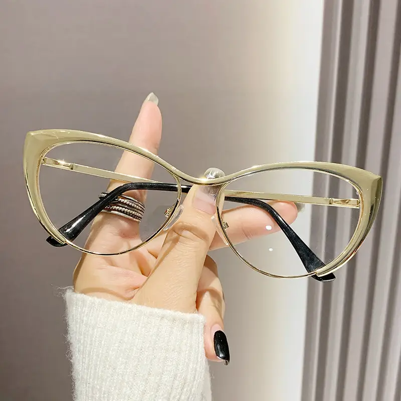 European Cat-Eye Sunglasses Black Gold Metal Frame - Image 4
