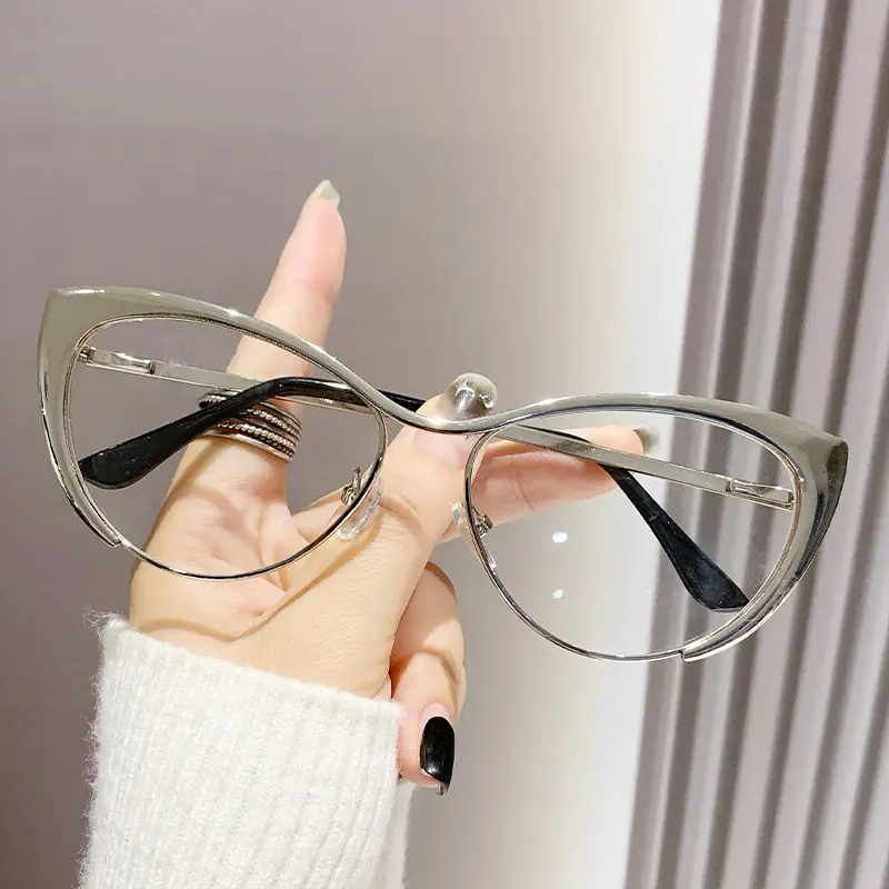 European Cat-Eye Sunglasses Black Gold Metal Frame - Image 6