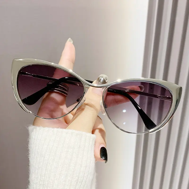 European Cat-Eye Sunglasses Black Gold Metal Frame - Image 7