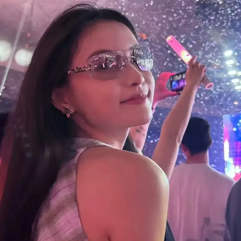 Jennie-Style Star Sunglasses with UV Protection — feature 5