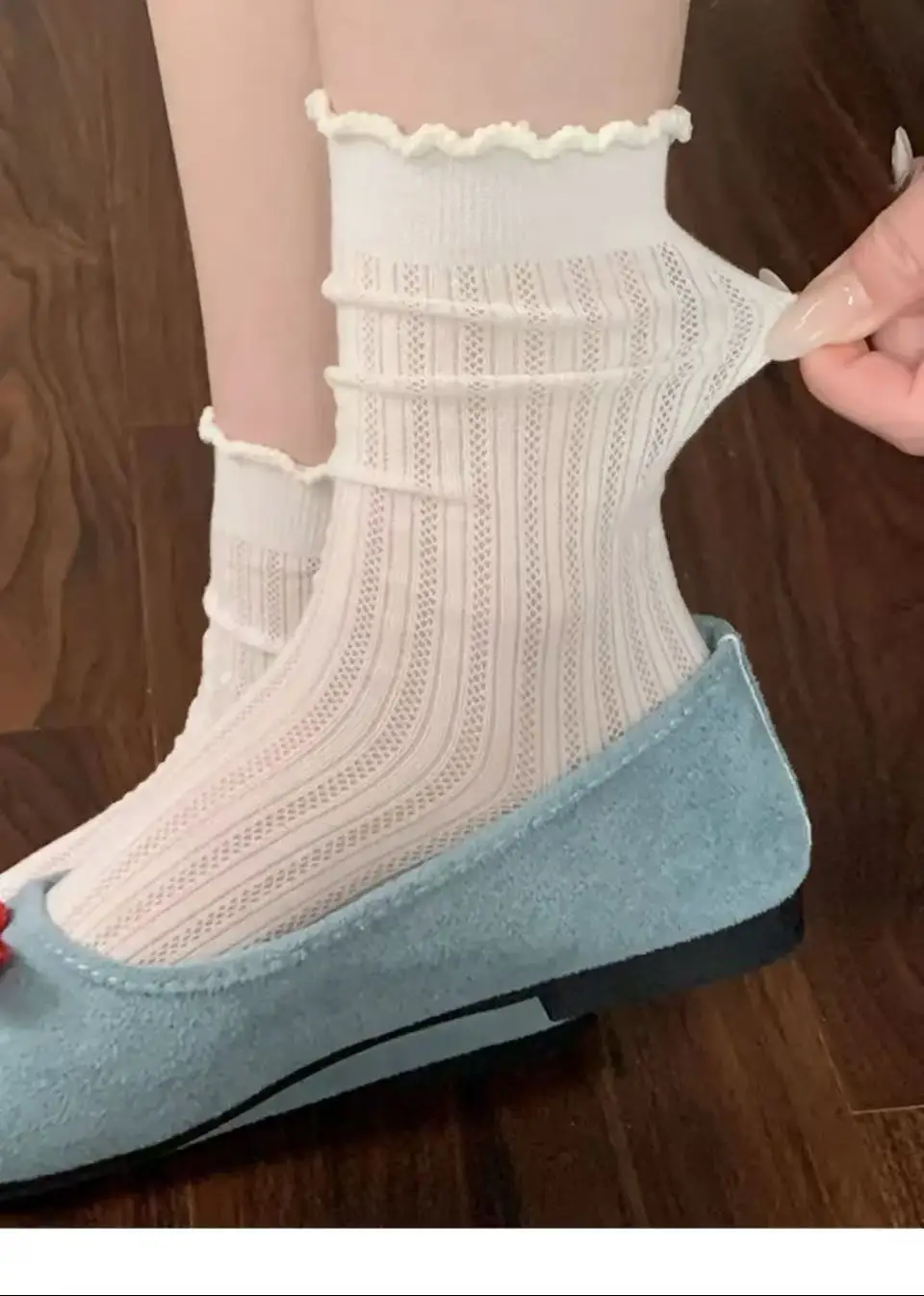 Summer Thin Socks for Women, Solid Color Hollow Mesh Mid-Calf Socks, White Odor-Resistant Breathable Girls' Lace Slouch Socks — feature 1