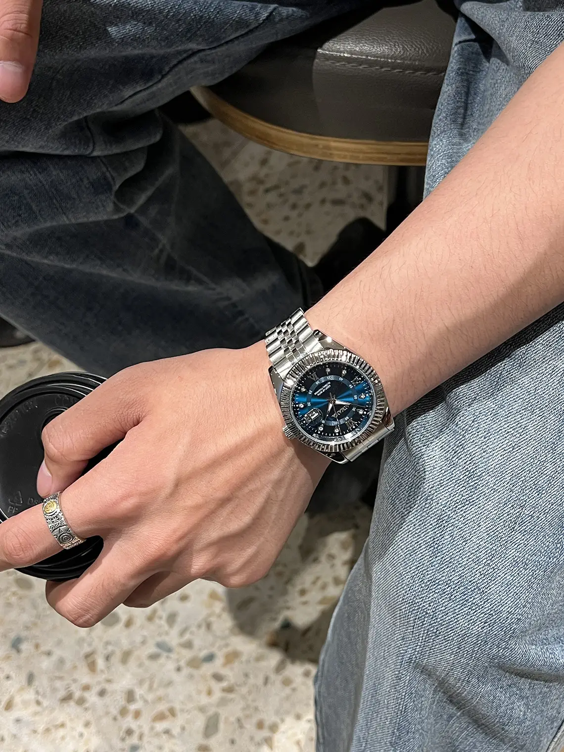 Luxury Men's Swiss Watch Stainless Steel Strap Black Dial — feature 15