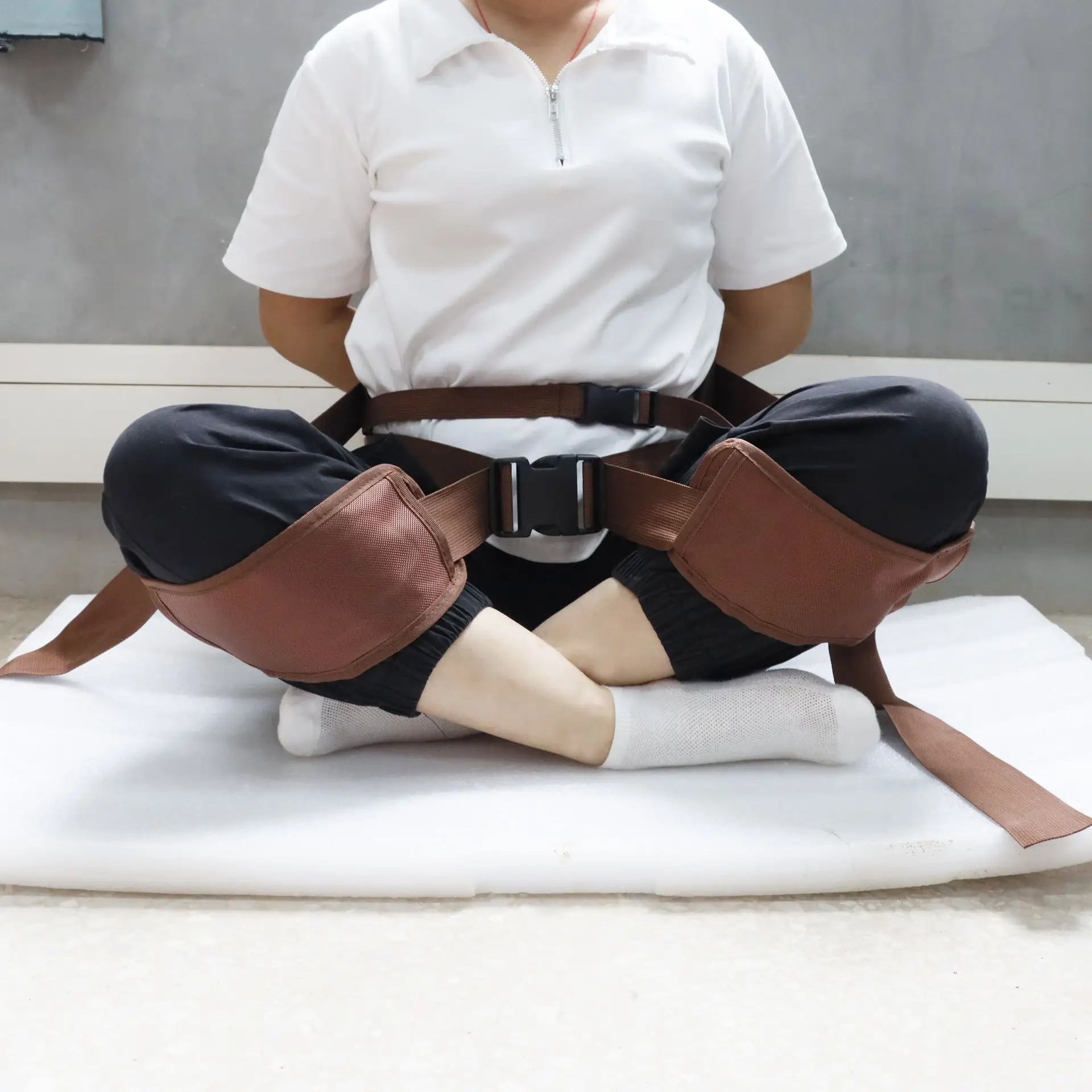 Meditation Belt with Spine Alignment & Yoga Strap Brown — feature 4