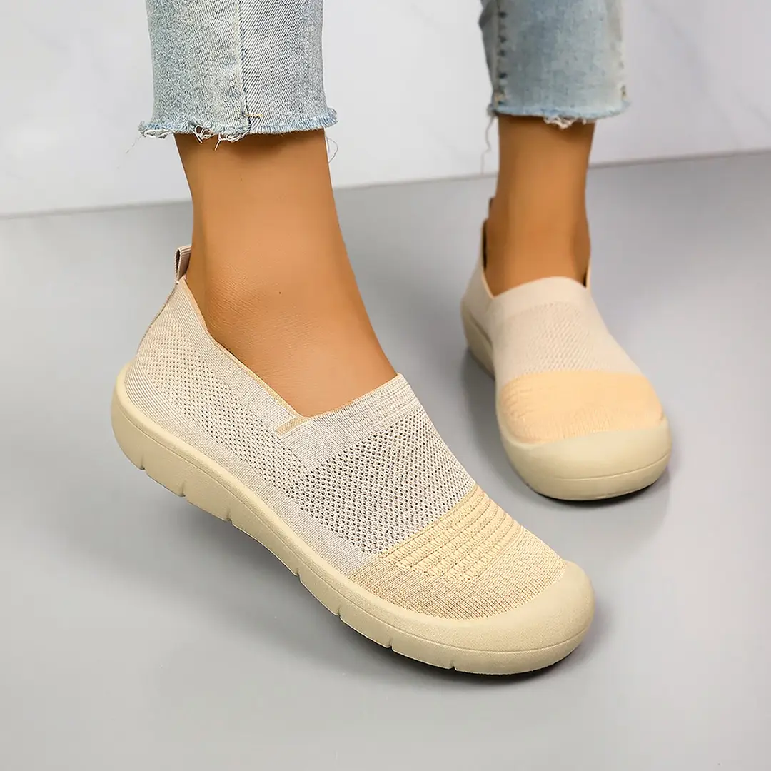 Cross-Border Dropshipping 2025 New Autumn Style Shallow Mouth Breathable Slip-On Mom Shoes Non-Slip Comfortable Casual Walking Shoes — feature 3