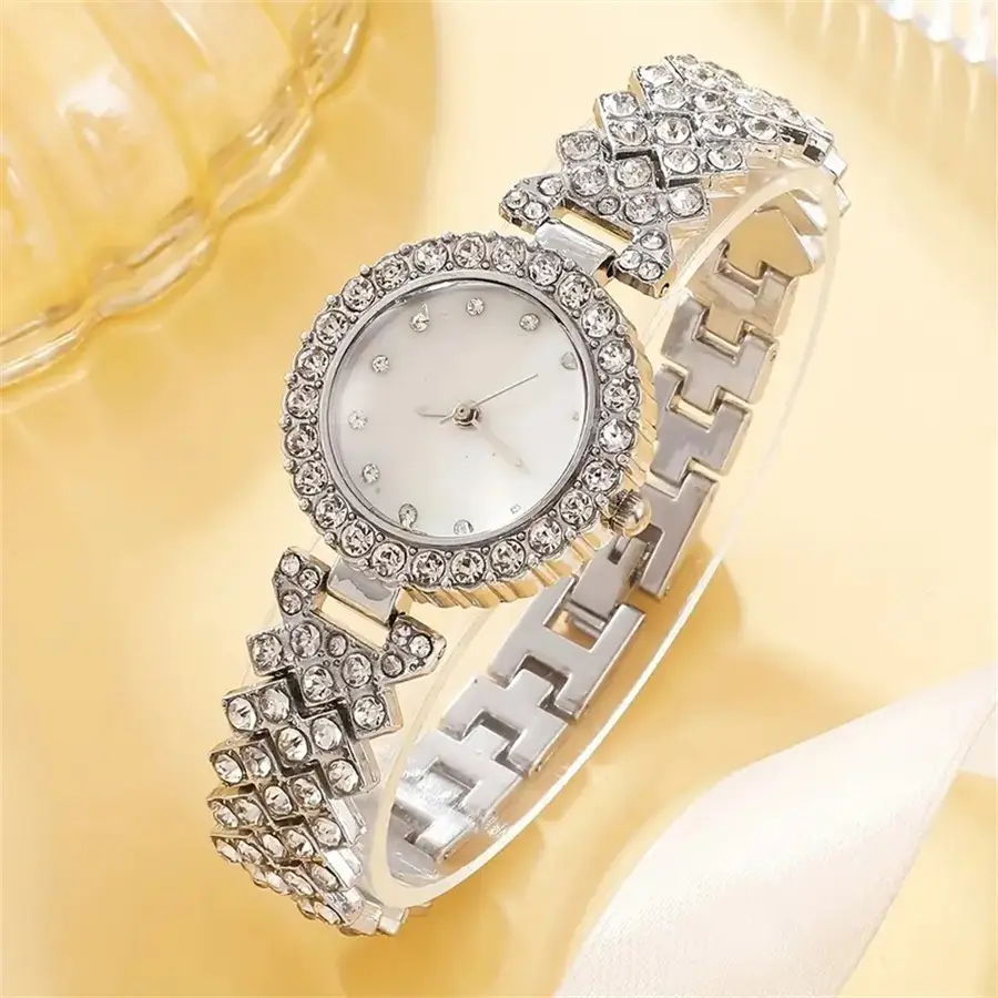High-End Women's Full Diamond Quartz Watch - Image 2