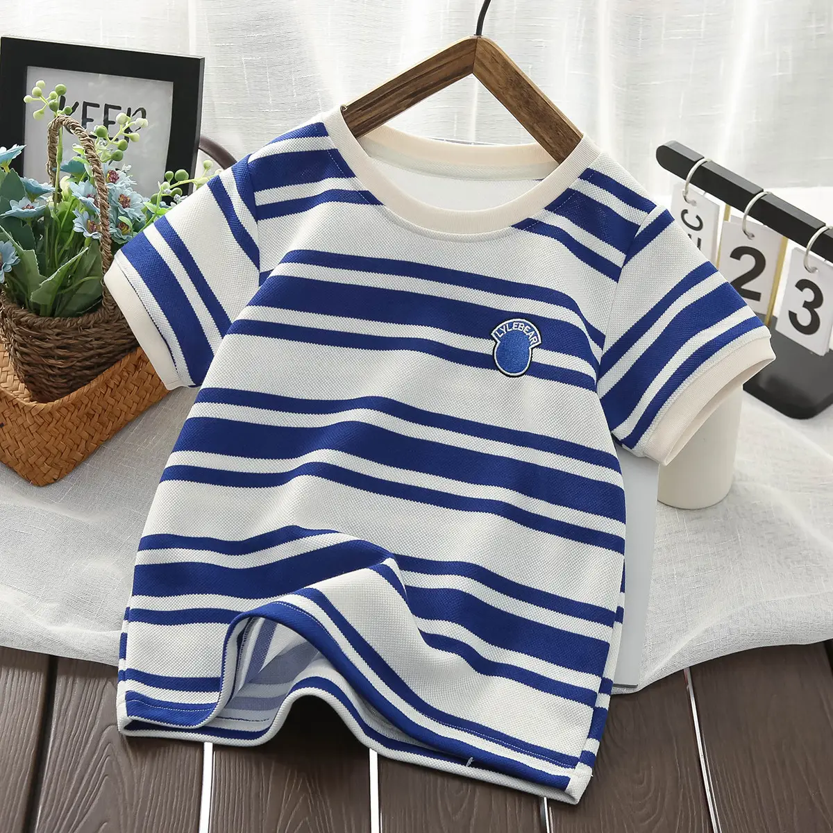 Boys Striped Half Sleeve T-Shirt Medium to Large — feature 4