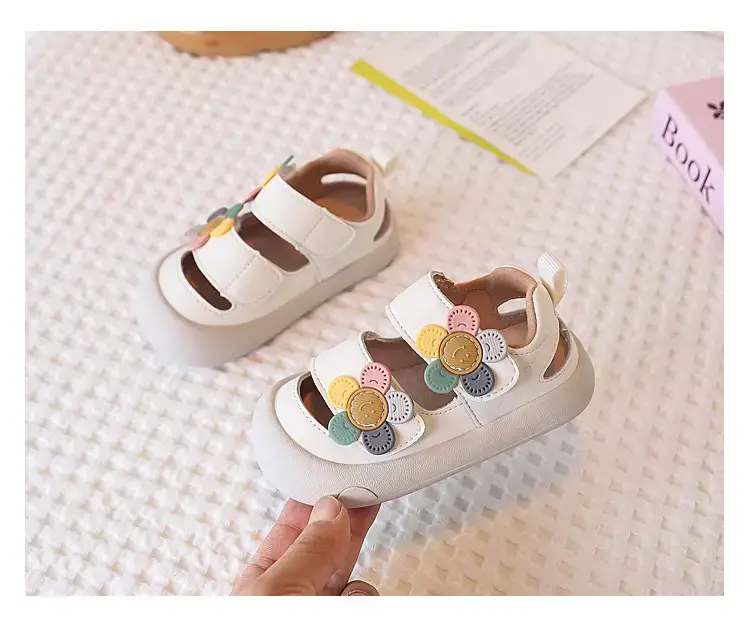 Baby Hollow Flower Shoes White Soft Sole — feature 8