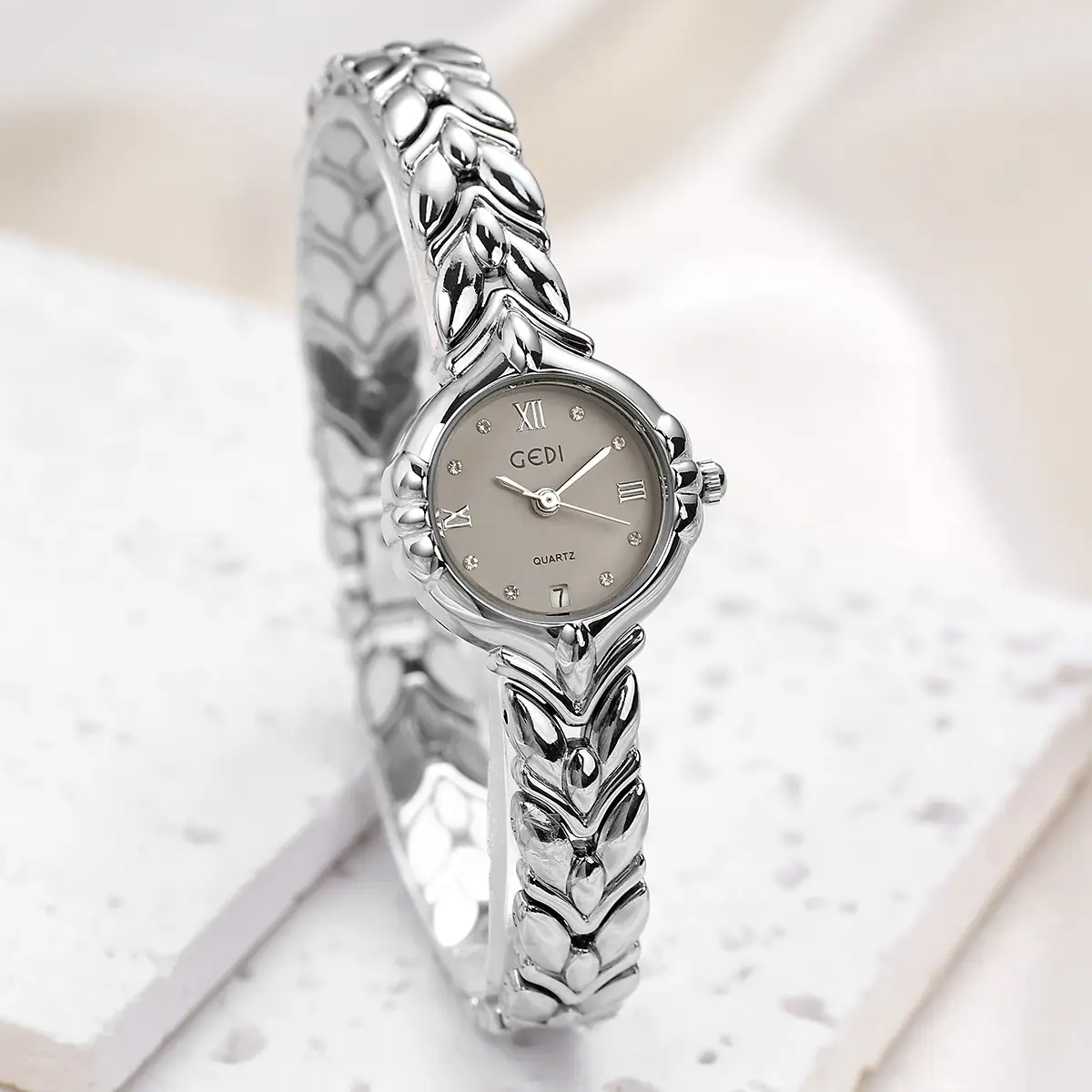 Gold Wheat Braided Watch for Women Luxury Quartz - Image 3