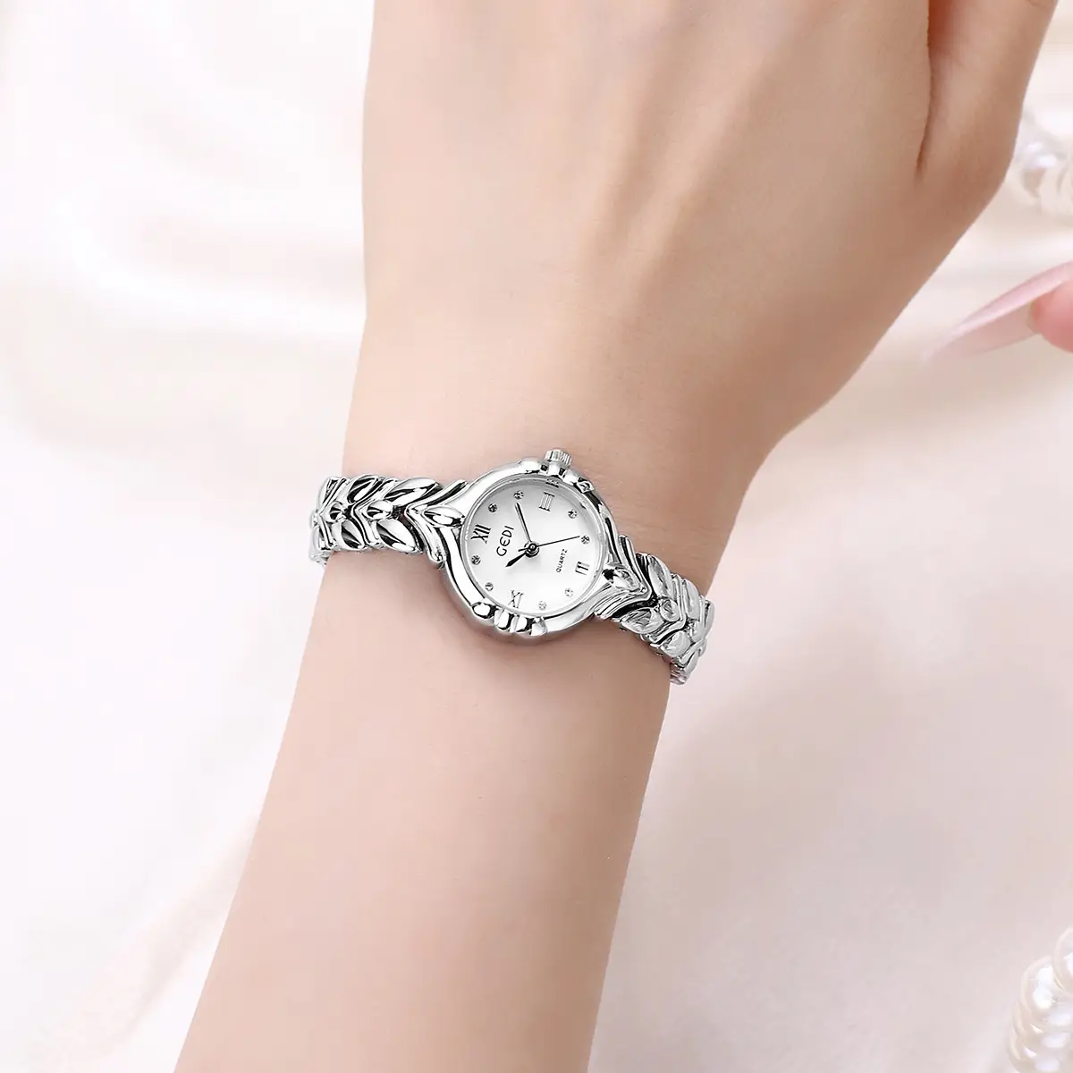 Gold Wheat Braided Watch for Women Luxury Quartz - Image 5
